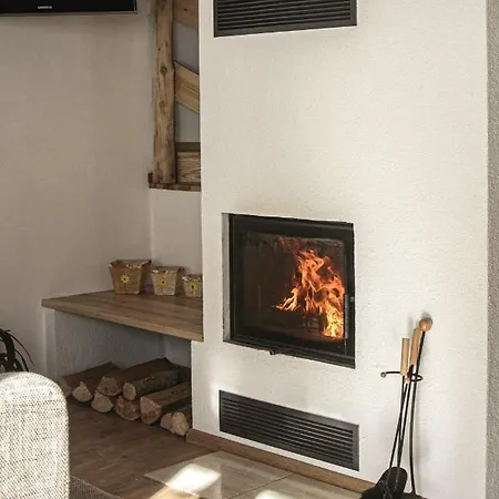 Holiday home Pod Lesom *