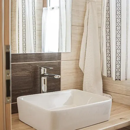 Pod Lesom * Velka Frankova