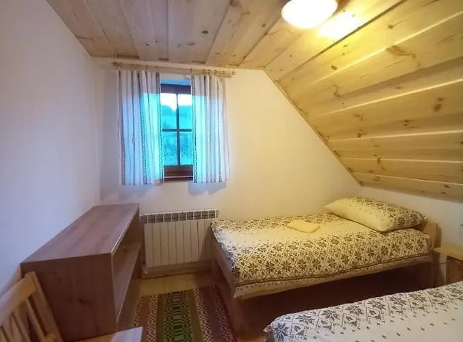 Pod Lesom 度假居 *