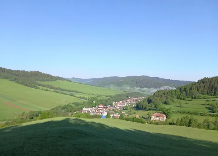 度假居 Pod Lesom *